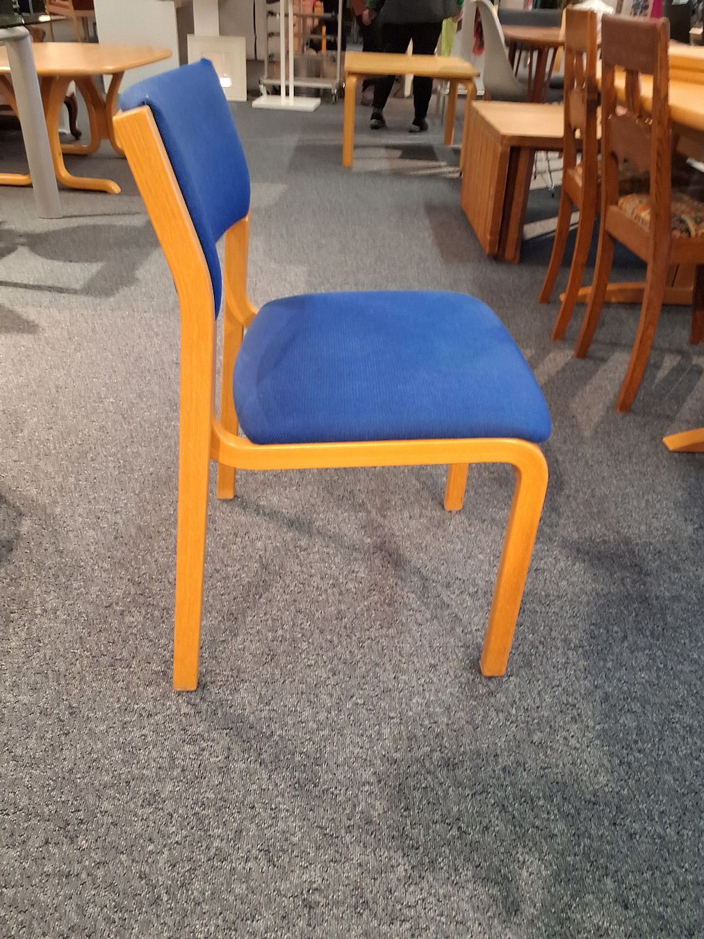 Stol med polstret sæde